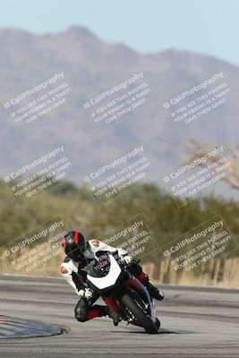 media/Dec-01-2025-Moto Forza (Mon) [[2daa91e15f]]/2-Intermediate Group/Session 3 (Turn 3)/